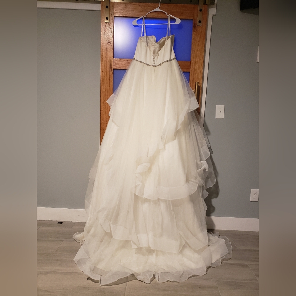 Wedding gown. White, waist band embellished, Association of Wedding, size 22